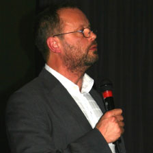 Photo of Robert Llewellyn 
