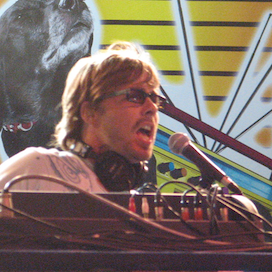 Alternative -    Basement Jaxx (DJ Set)