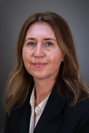 Anke Schuster headshot
